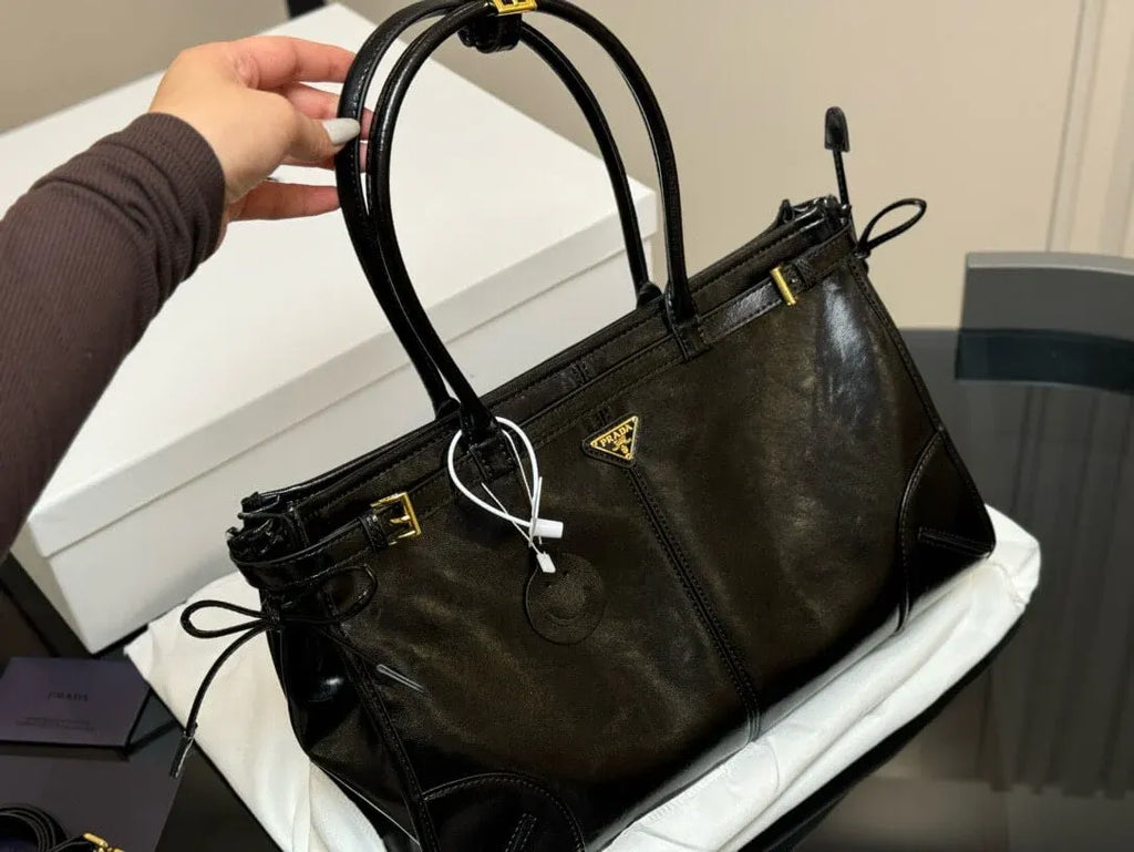 Vintage Glossy Triangle  Handbag