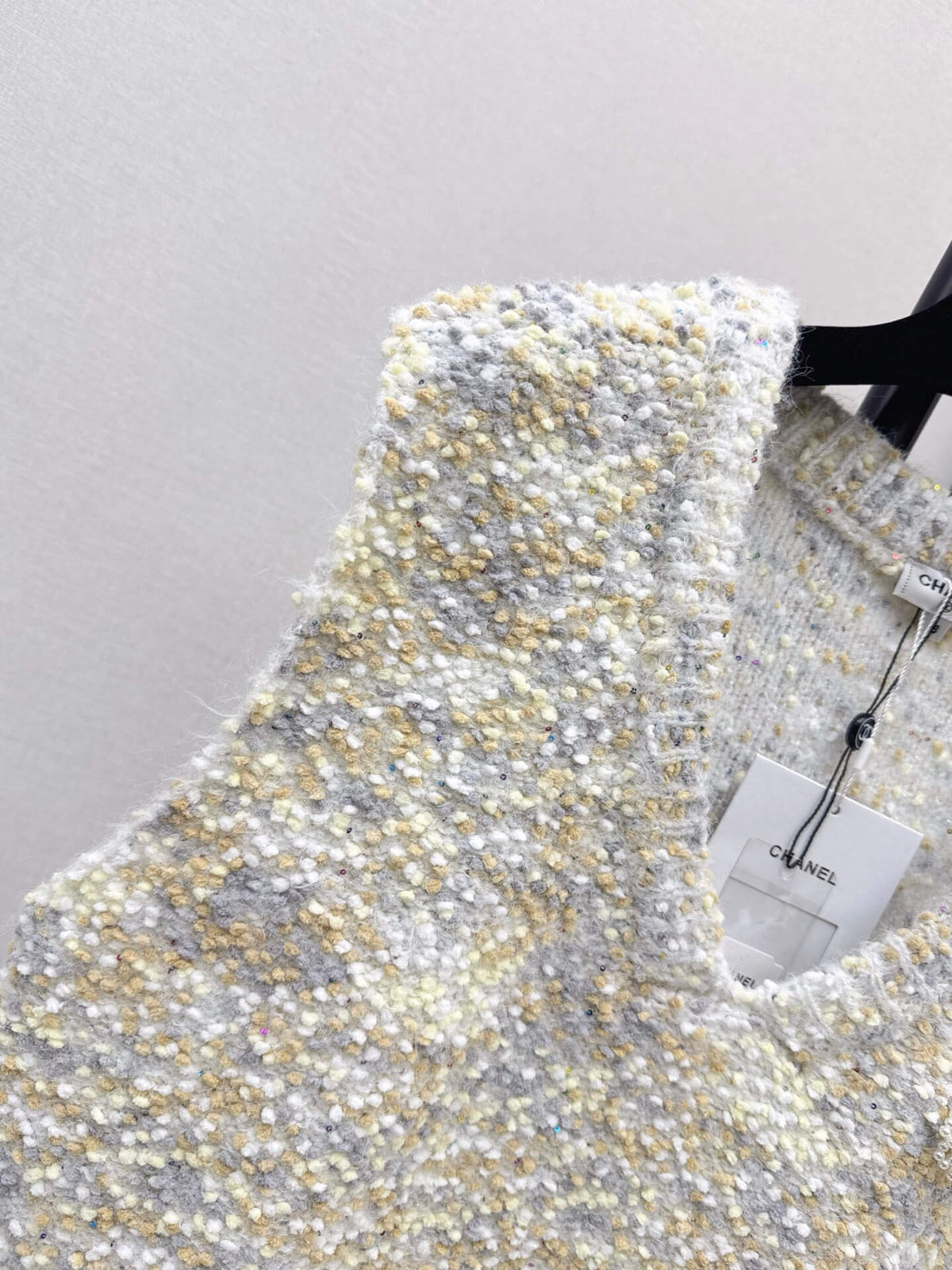 Fleck V-Neck Knit Vest