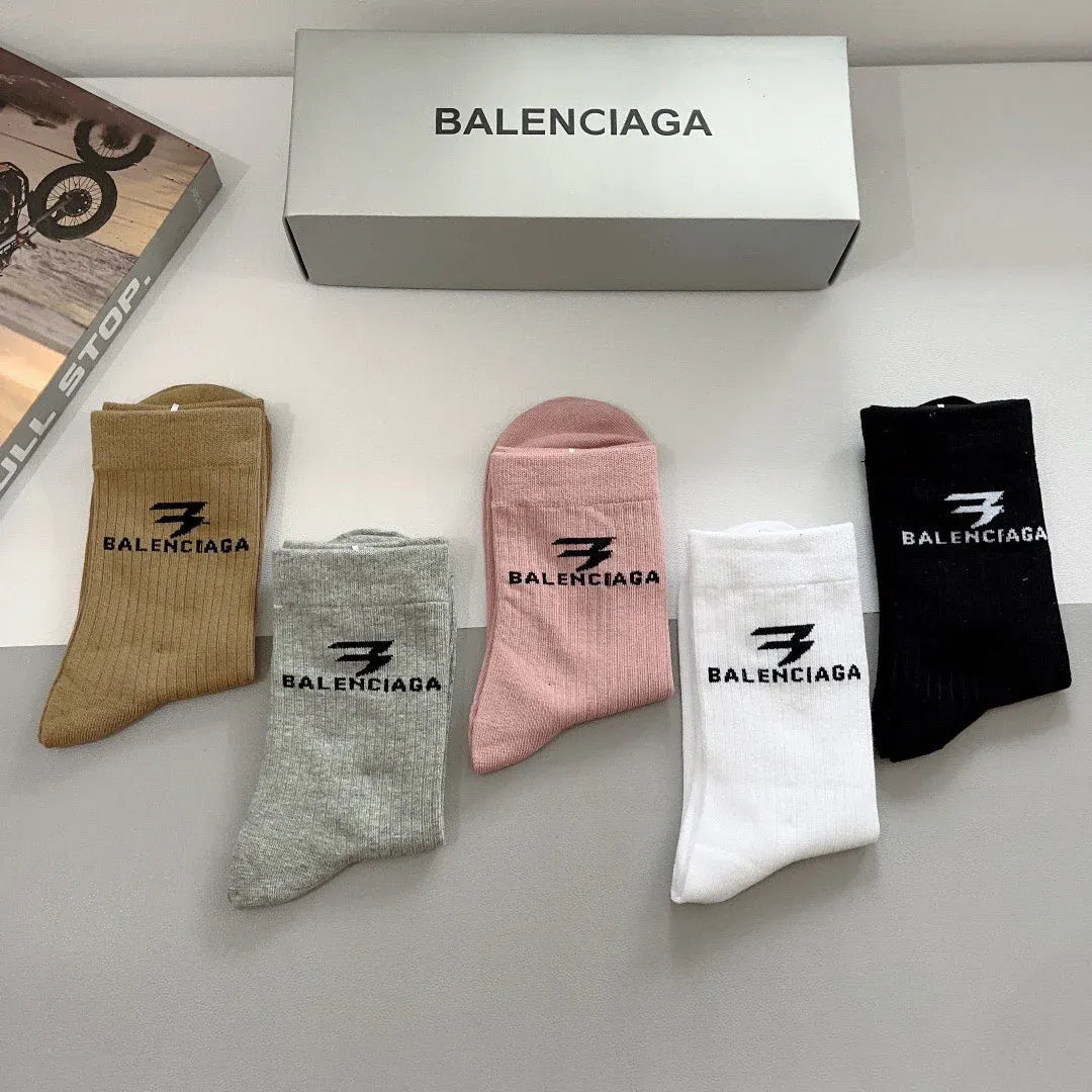 Lettering Pattern Socks