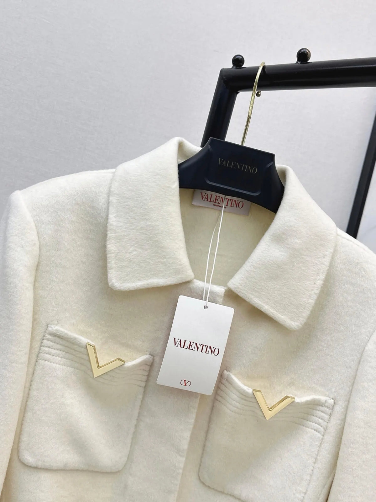 V Detail Belted Collared Wool Coat