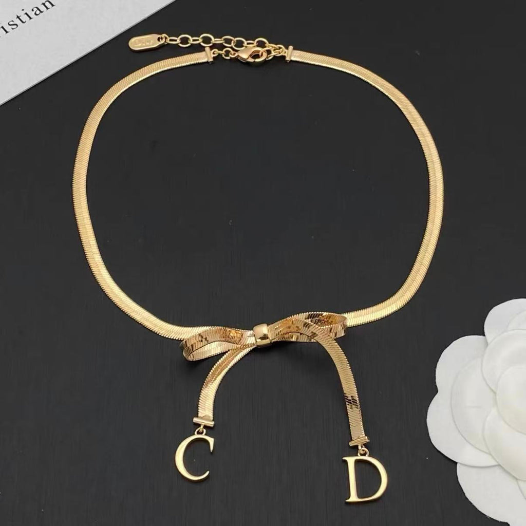 Unique Chain Bow Necklace