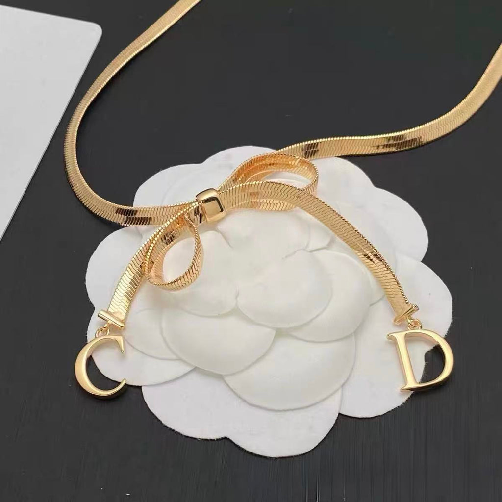 Unique Chain Bow Necklace