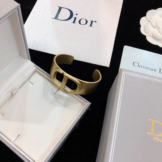 Classic Gold Open Bangle