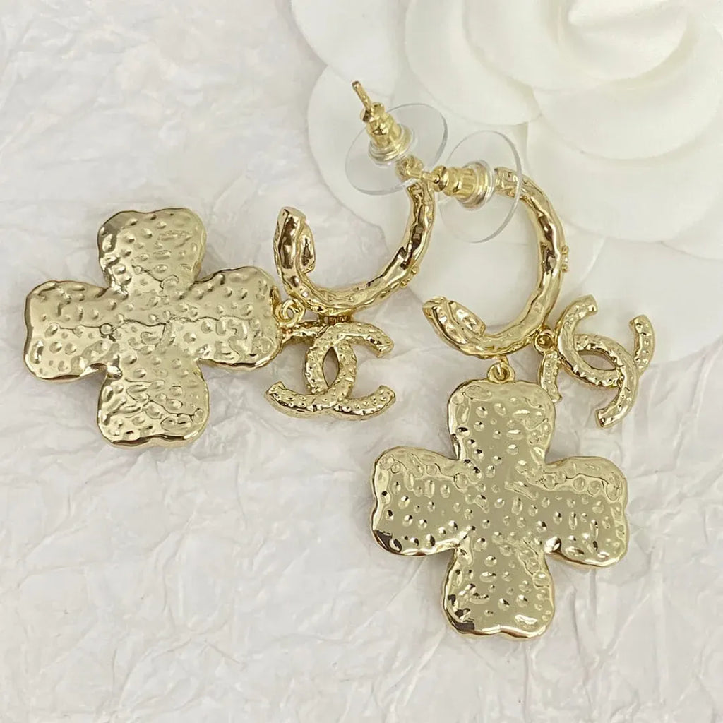 Color-Blocked Clover Earrings
