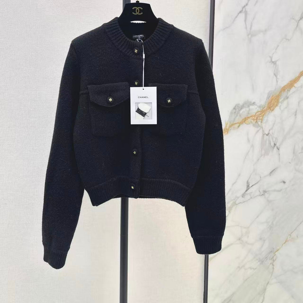 Classic Double-Pocket Decorative Cardigan