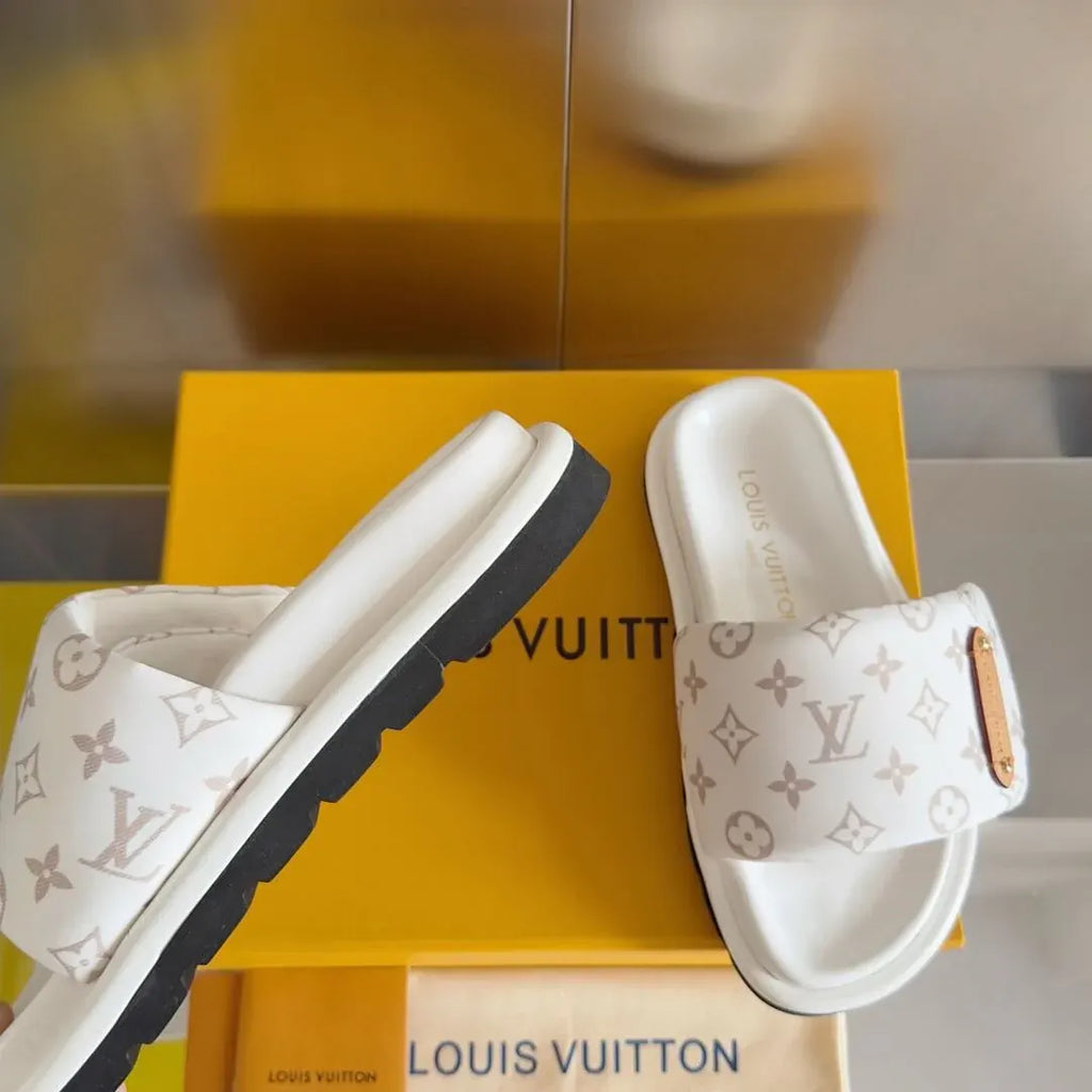 Women's White All-Over Print Slippers