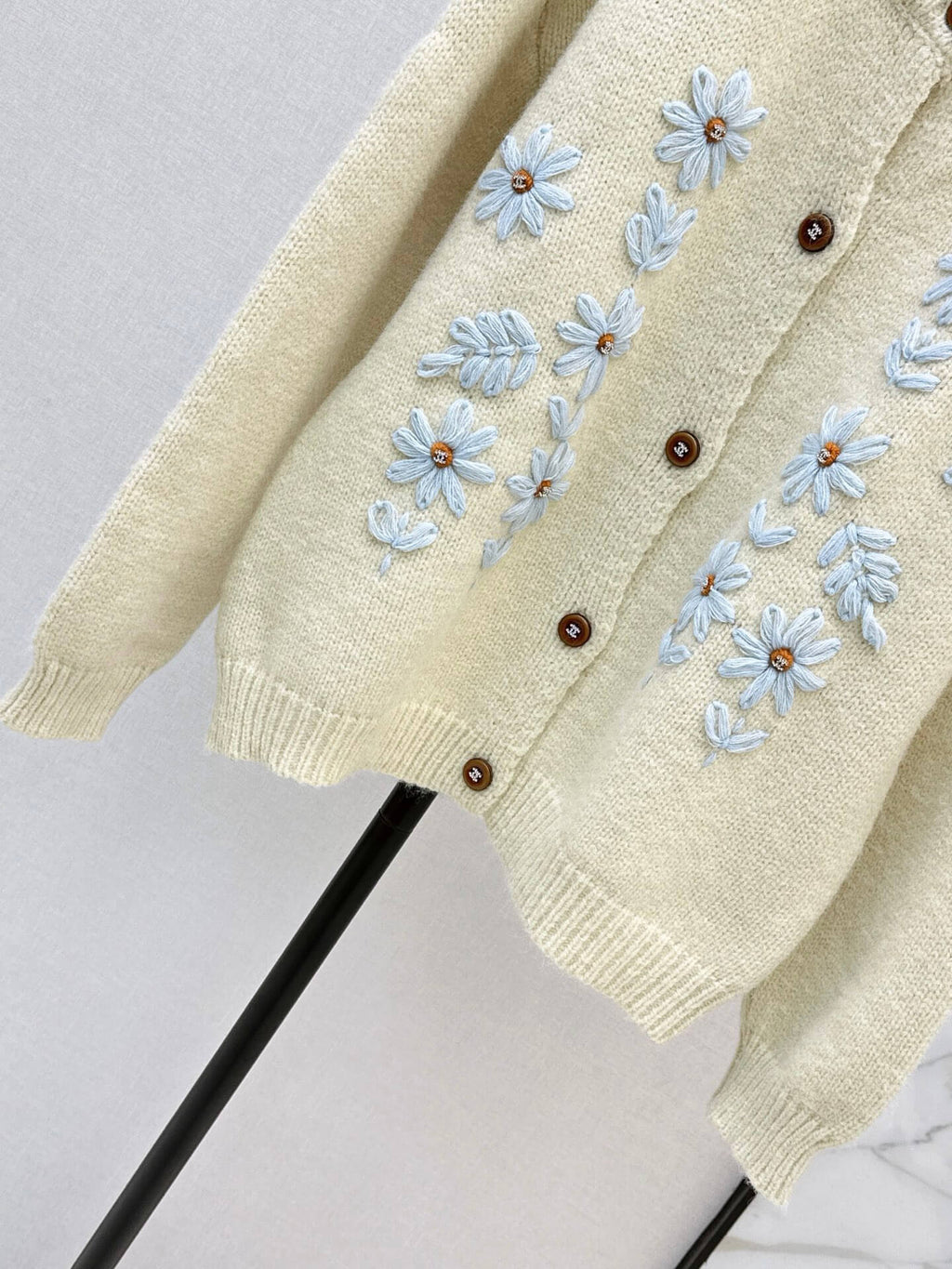 3D Embroidery Knit Cardigan
