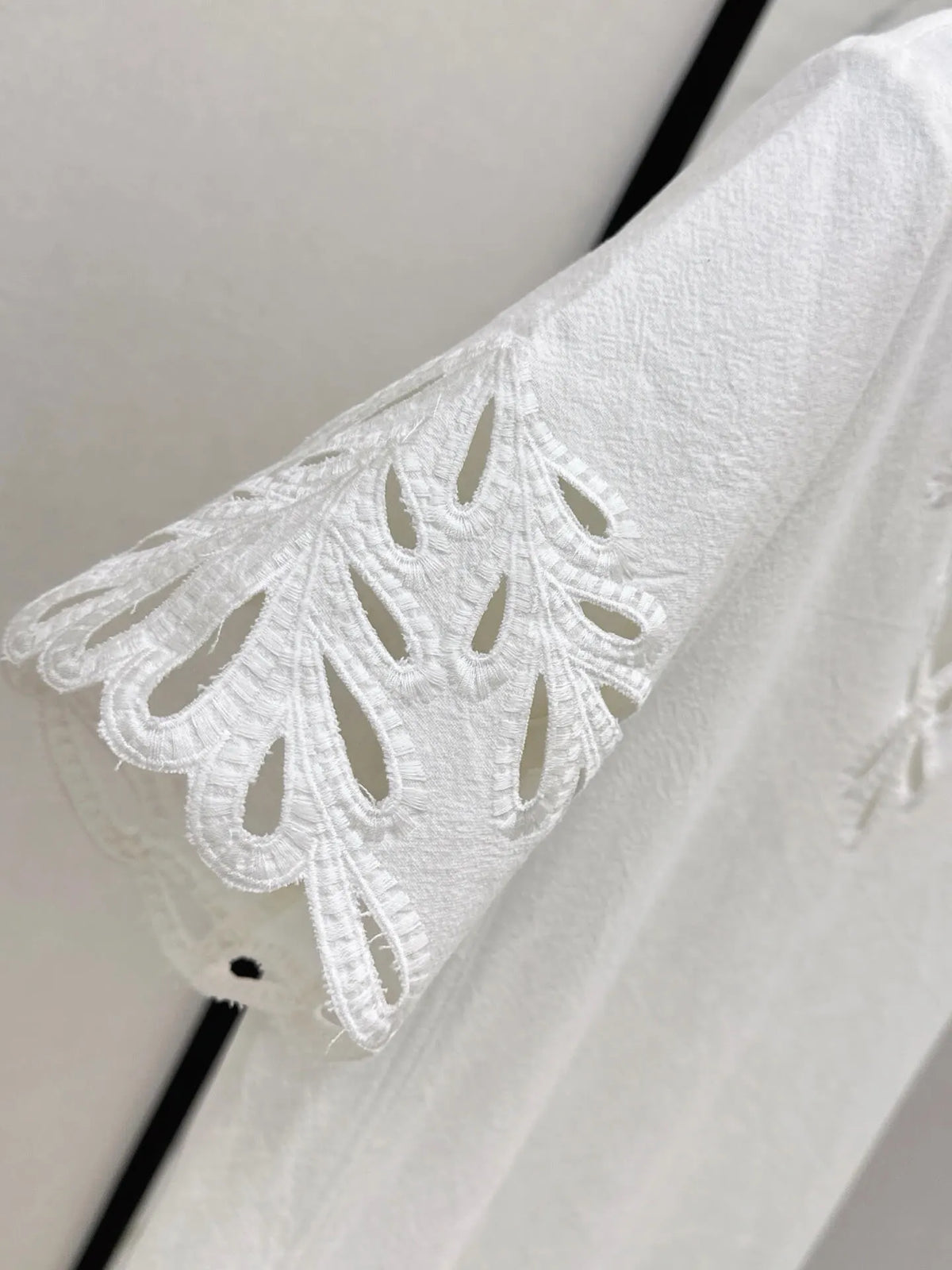 Scalloped Cutwork Hem Shift Dress