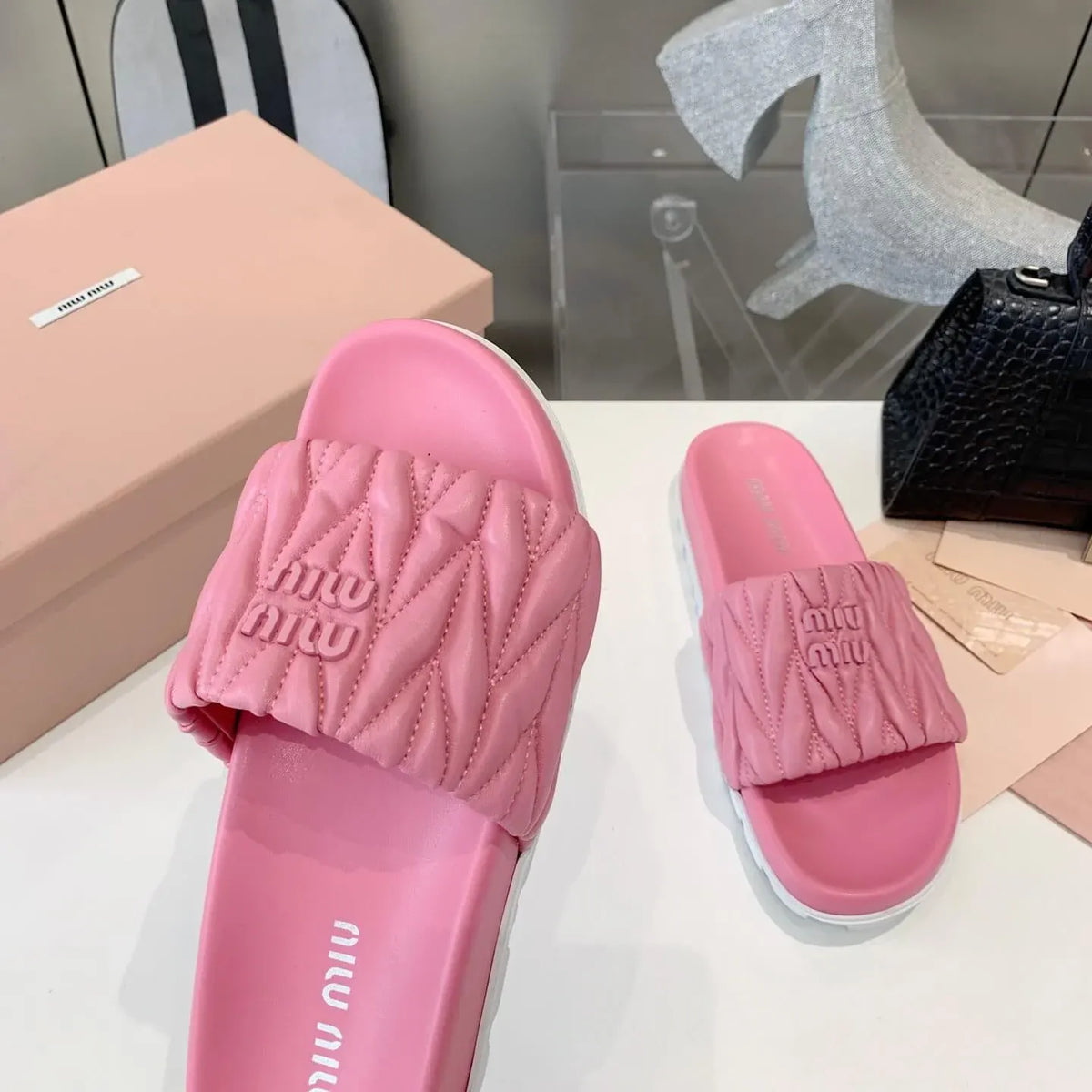 Fashionable Crinkled Lambskin Sandals