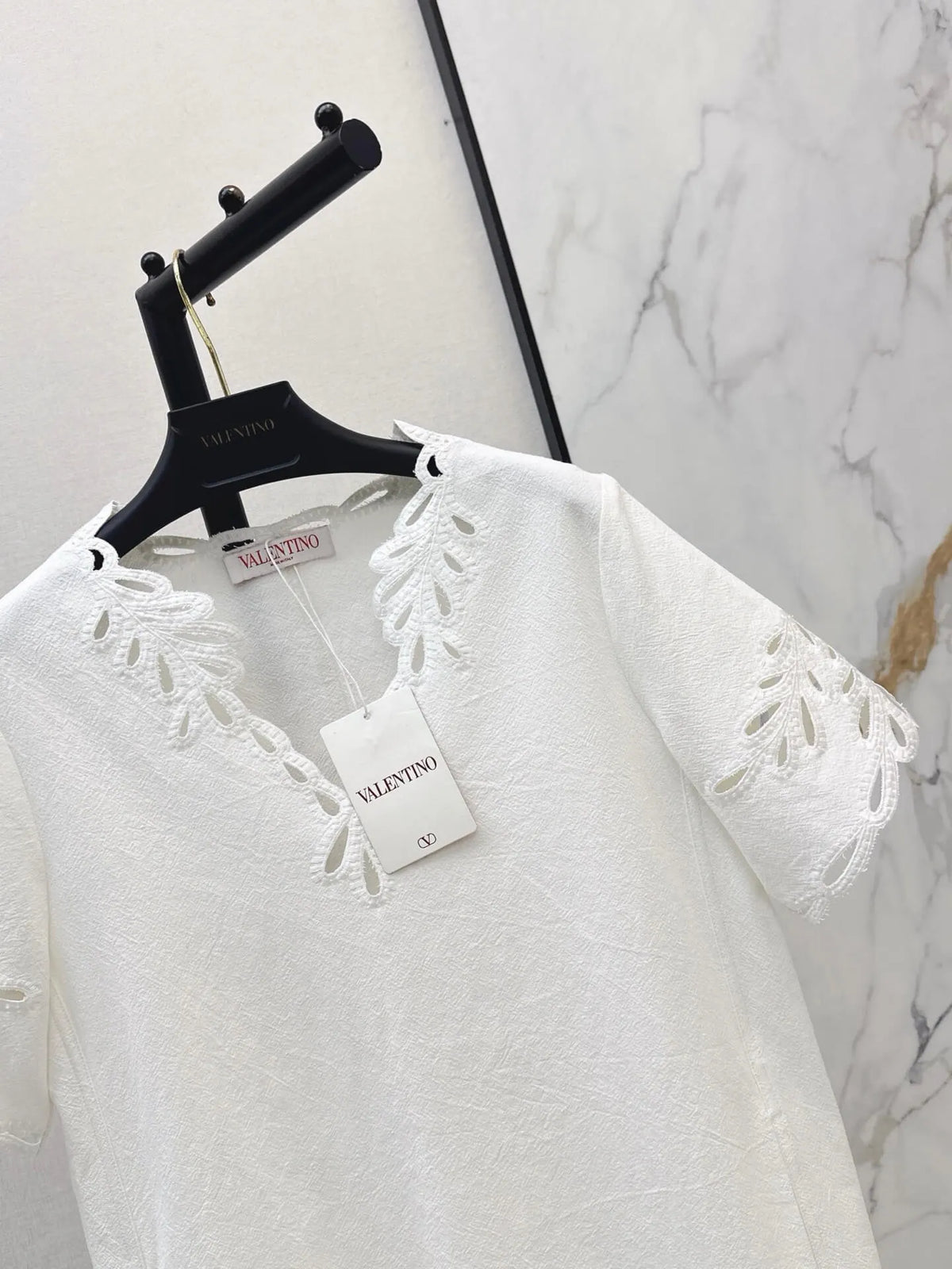 Scalloped Cutwork Hem Shift Dress