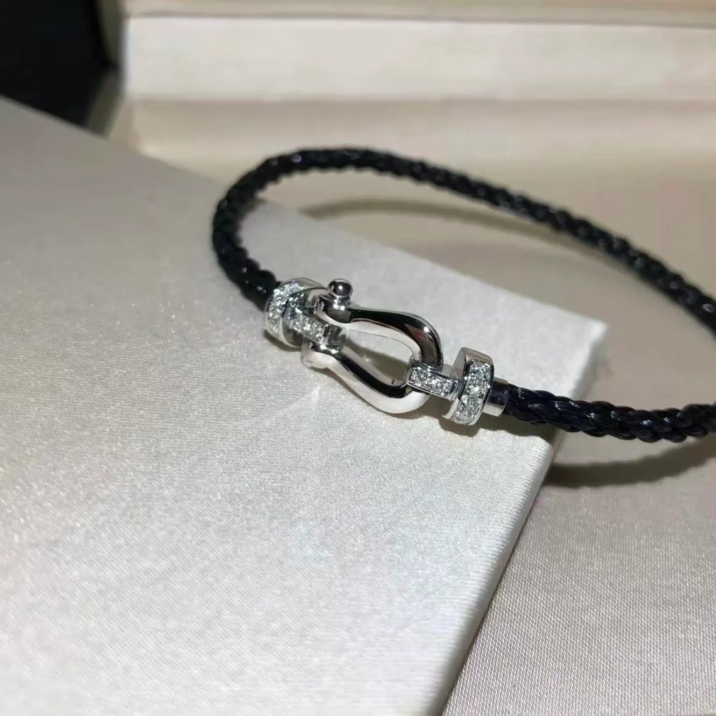 Classic Horseshoe Bracelett