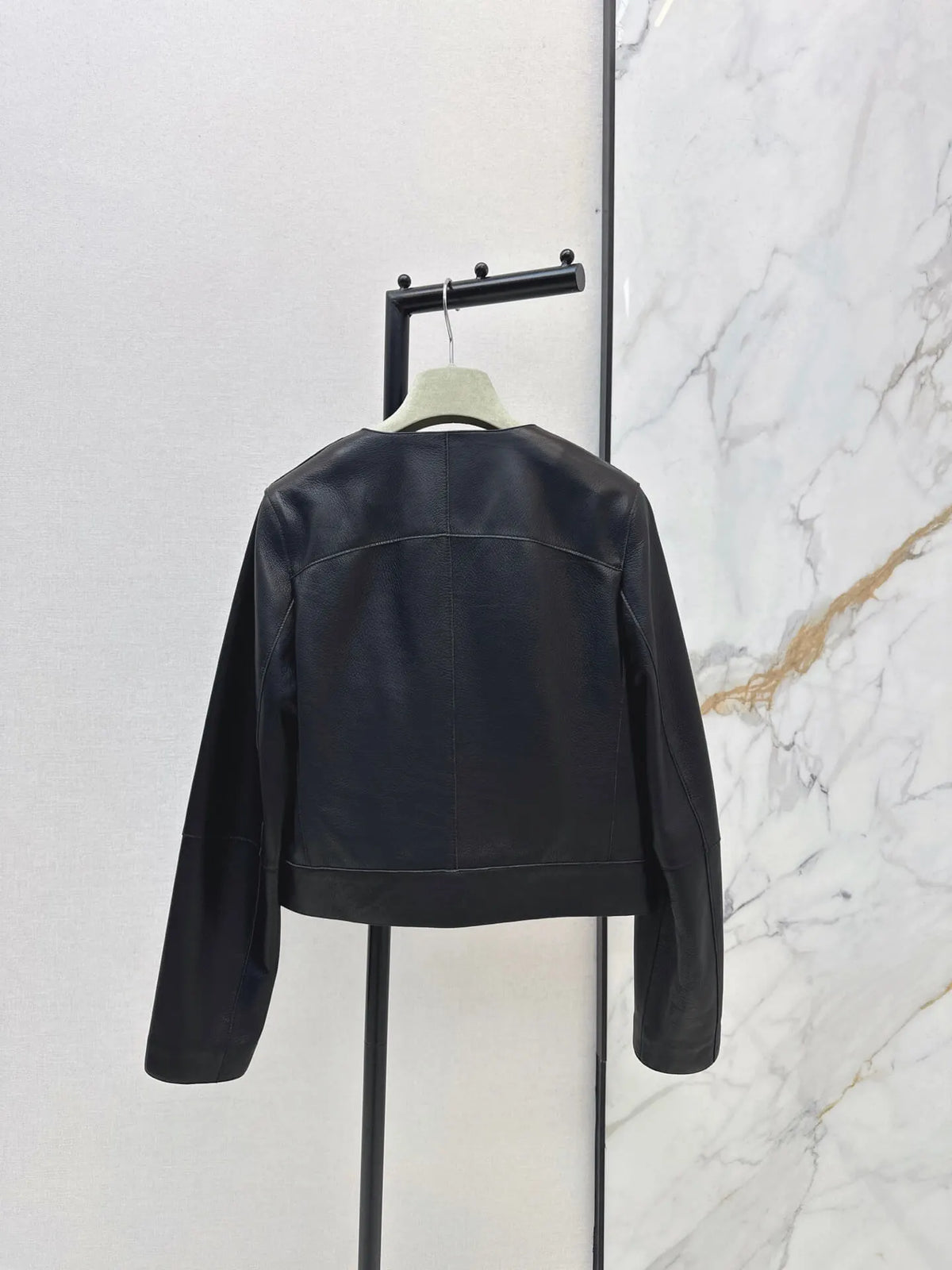 ound Neck Zip Cropped Leather Jacket