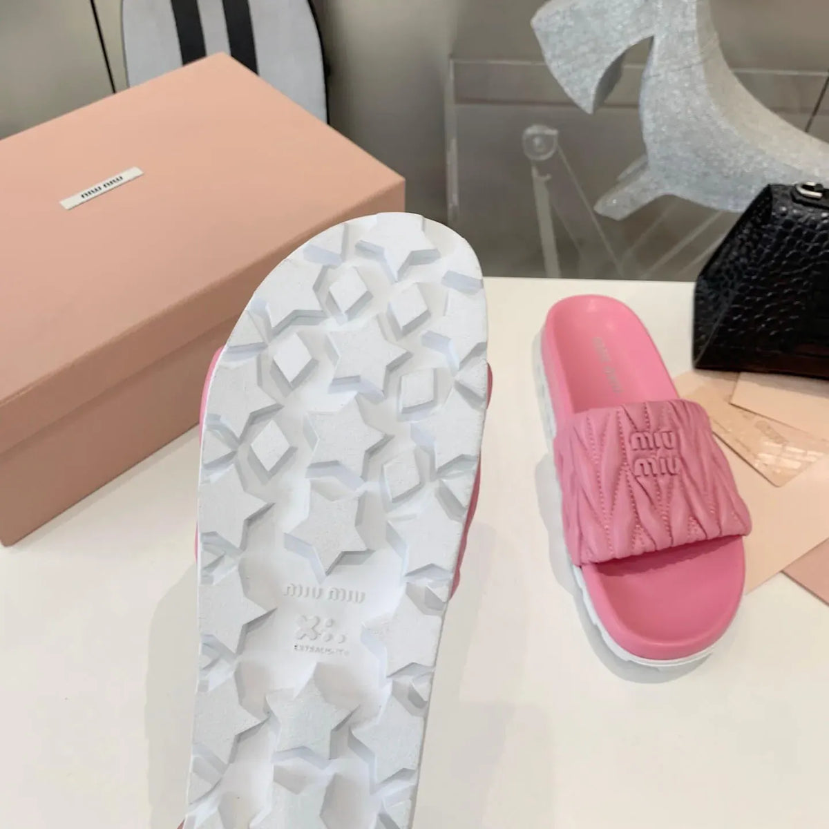 Fashionable Crinkled Lambskin Sandals