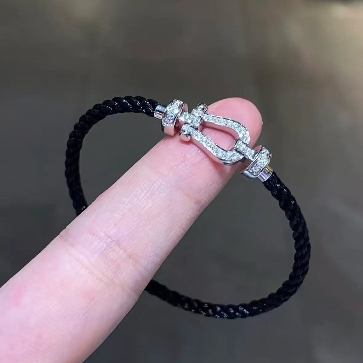 Classic Horseshoe Bracelett